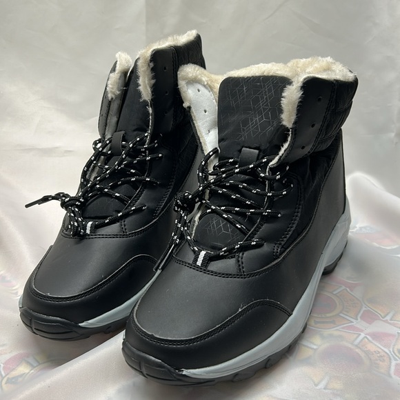 Fax Fur Lined Waterproof Lace Up Boots. Size 8. Black. NWT - Picture 2 of 10